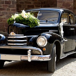 Blumendeko Auto Hochzeit